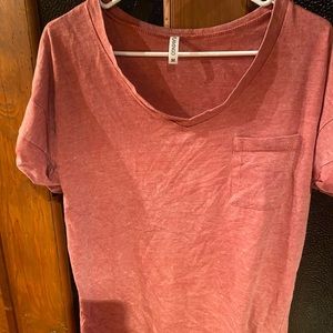 Red short sleeve V-neck T-shirt brand Flamingo